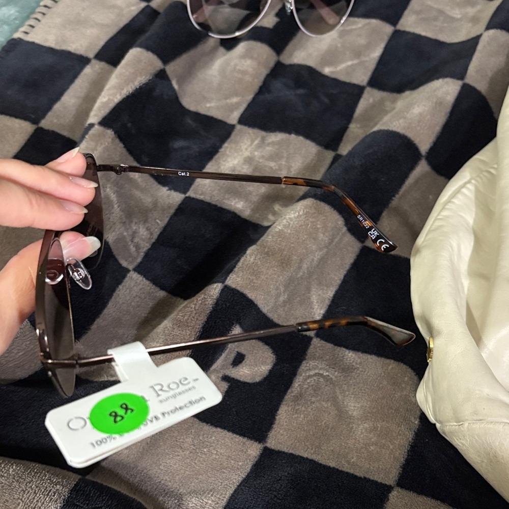 SOLD Sonoma Sunglasses with Dark Lenses - Picture 3 of 4